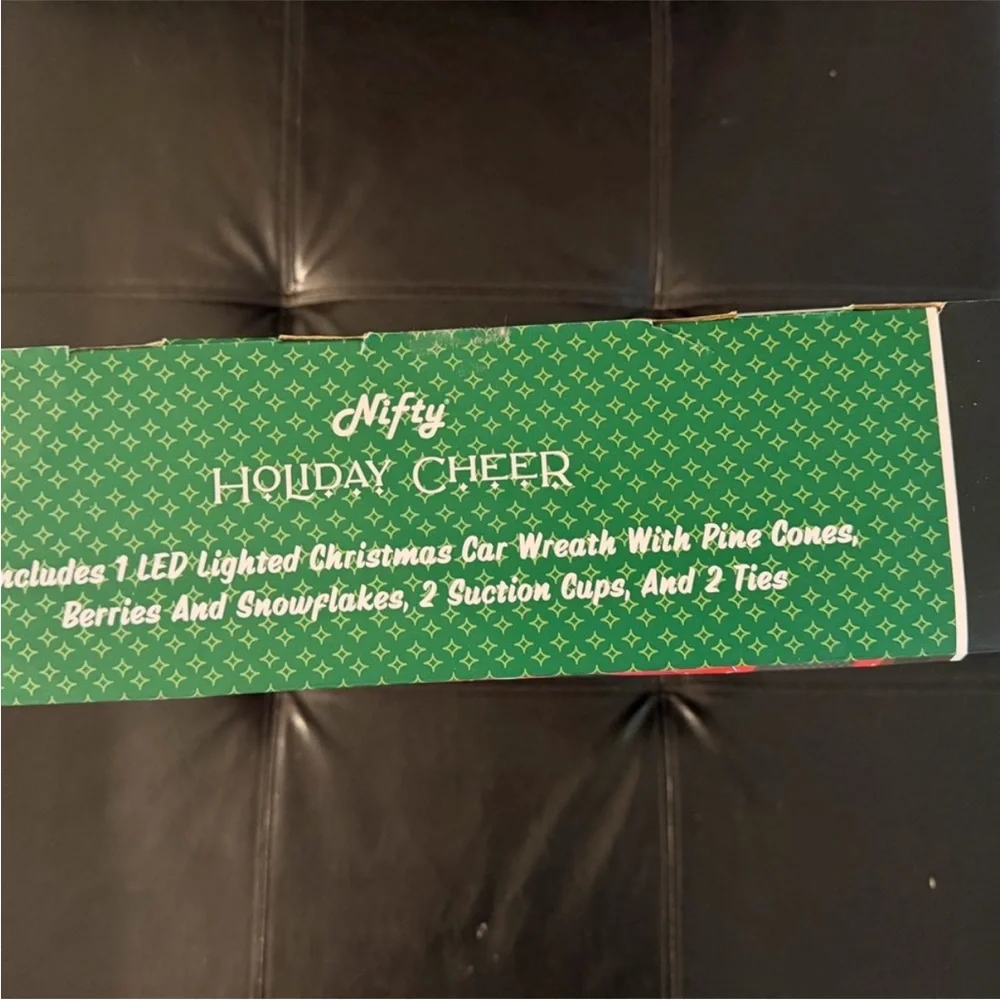 NWT Christmas car Wreath included just description on pic of box